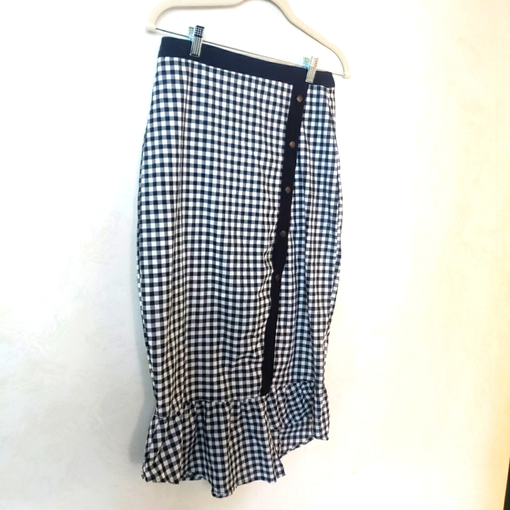 NWT BCBG asymmetrical plaid skirt size 8